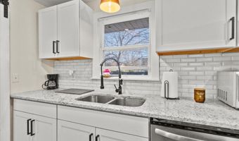 102 W Sims Ave, Albertville, AL 35950