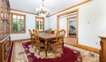 40 Old Bridge Rd, Brookfield, CT 06804