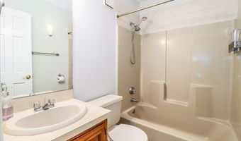 55 Mill Plain Rd 32-20, Danbury, CT 06811