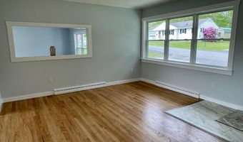 10 Crawford Dr, Bath, ME 04530