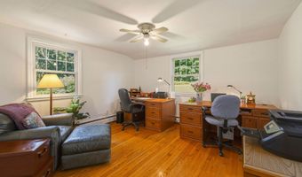40 Vantana Dr, Bristol, CT 06010