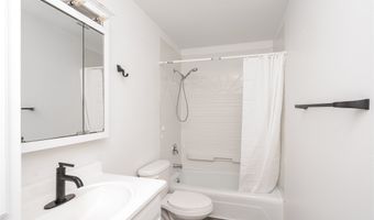 825 SE 4th St, Ankeny, IA 50021