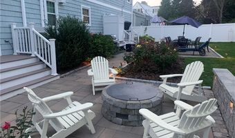 36 Keeher Ave, Newport, RI 02840
