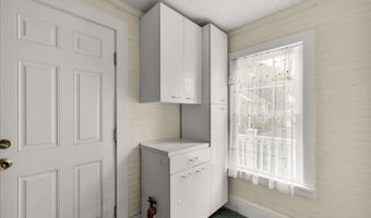 92 Cedar St, Belfast, ME 04915