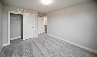 327 41st St SW, Altoona, IA 50009