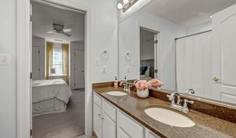 24165 SPRING MEADOW Cir, Aldie, VA 20105