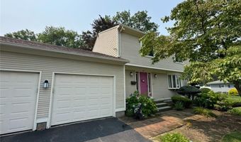 66 Foxglove Dr, Cranston, RI 02920