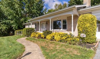 8 BRIGHTWOOD Dr, Hagerstown, MD 21740