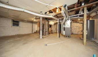 111 N 6th St, Beresford, SD 57004