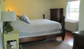 79 Green Ln, Jamestown, RI 02835