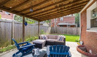 2422 S OAKLAND St, Arlington, VA 22206