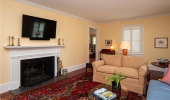 198 Gibbs Ave, Newport, RI 02840