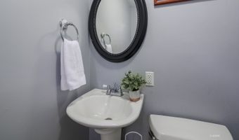 104 Sunnyside Dr, Athens, OH 45701