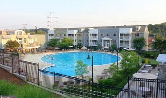 4113 S FOUR MILE RUN Dr #404, Arlington, VA 22204