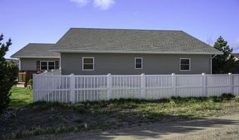 913 34th St, Cody, WY 82414