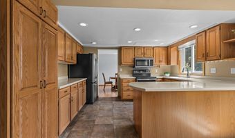 1330 N BRIARCLIFF Dr, Appleton, WI 54915