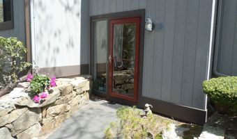 16 Harbour Vlg B, Branford, CT 06405