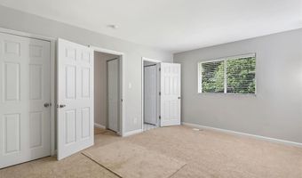 330 Whitehall Dr, Ballwin, MO 63021