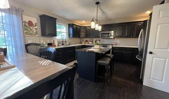 2499 Crestwood Dr, Adrian, MI 49221