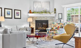 1608 STANTON Cir, Appleton, WI 54915