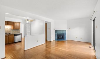 2332 Hidden Meadow Ln, Ballwin, MO 63021