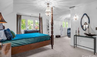 8 Sunny Ridge Dr, Asheville, NC 28804