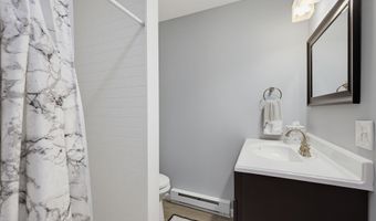 18 Vale Rd, Brookfield, CT 06804