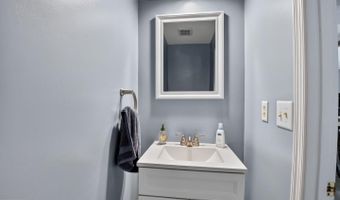 1202 VIKING Dr N, Arnold, MD 21012