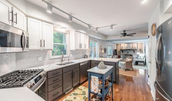 493 Edgeworthe Dr SE, Ada, MI 49301