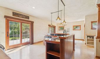 4920 N MEADE St, Appleton, WI 54913
