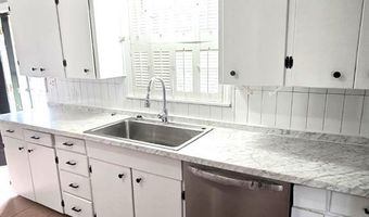 624 Navajoe Rd, Altus, OK 73521