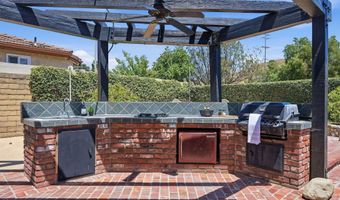 27833 Via Amistosa, Agoura Hills, CA 91301