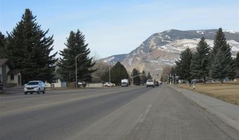1402 Stampede Ave, Cody, WY 82414