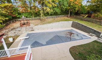 2558 Apple Ridge Ln, Amberley, OH 45236