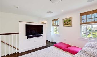 228 Bonnet Point Rd, Narragansett, RI 02882