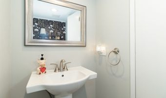 604 Plymouth Colony 604, Branford, CT 06405