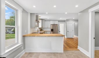 148 Center St, Ashburnham, MA 01430