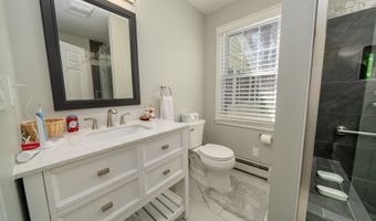 10 Corbin Cir, Branford, CT 06405