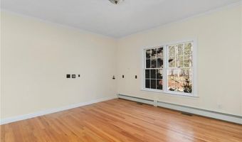 4 Christopher Dr, Lincoln, RI 02865