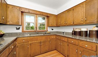 4975 Section Line Rd, Albertville, AL 35950