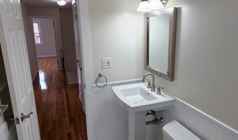 104 Yacht St, Bridgeport, CT 06605