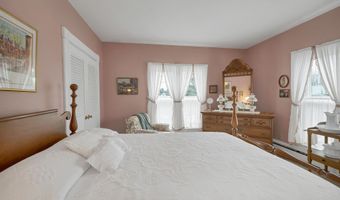 19 Church St, Alton, NH 03809