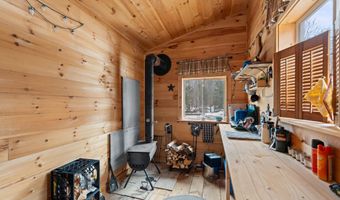 3 New England Rd, Abbot, ME 04406