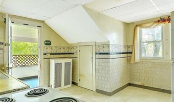 59 Colonial Ave, Cranston, RI 02910