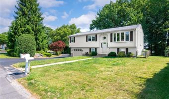 44 Village Ave, Cranston, RI 02920