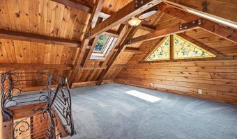 14 E Point Rd, Albrightsville, PA 18210