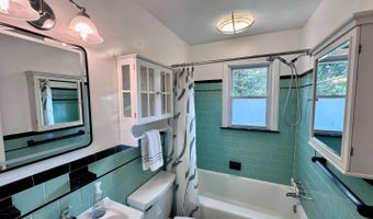 21 E OAK St E, Alexandria, VA 22301