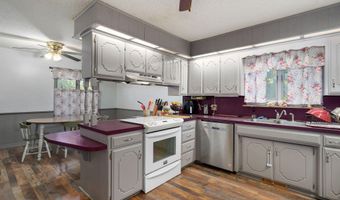 1626 Porter Ave, Aurora, MO 65605