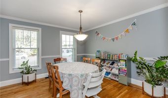 50 Searle Ave, Cranston, RI 02920
