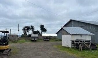 1127 Moxon Ln, Arcata, CA 95521
